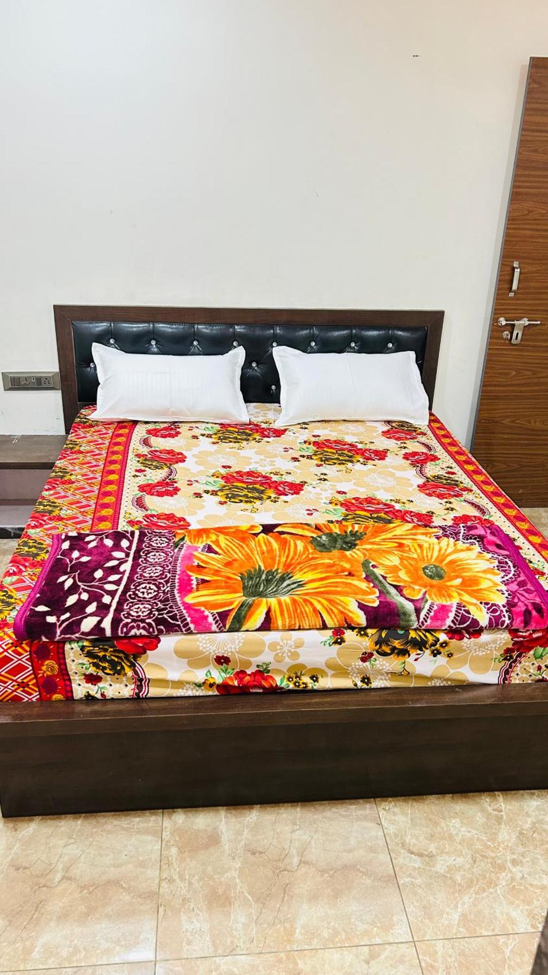 Kk Palace Khātu Екстериор снимка